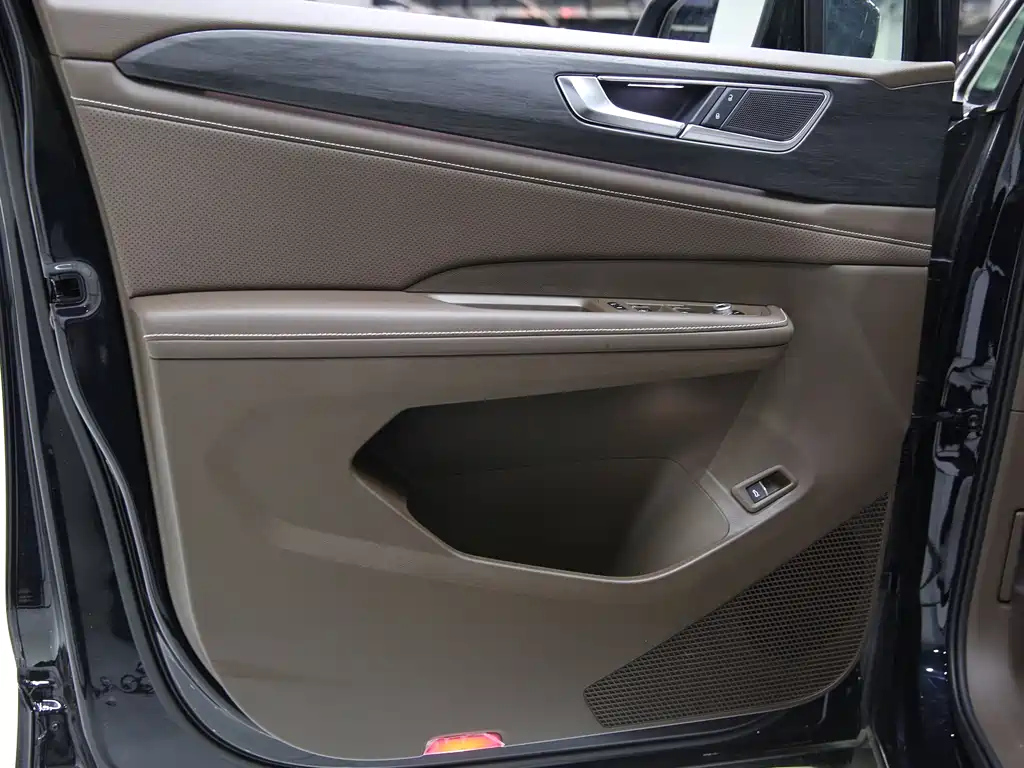 VOLKSWAGEN VILORAN 2024