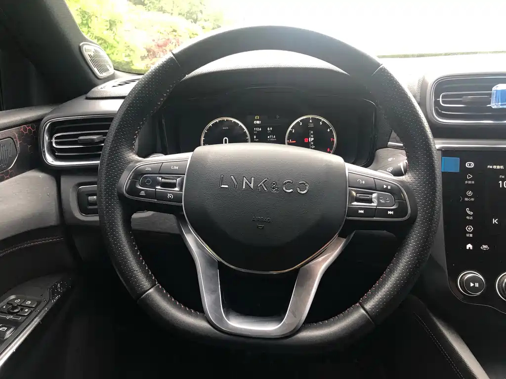 LYNK&CO 03 2020