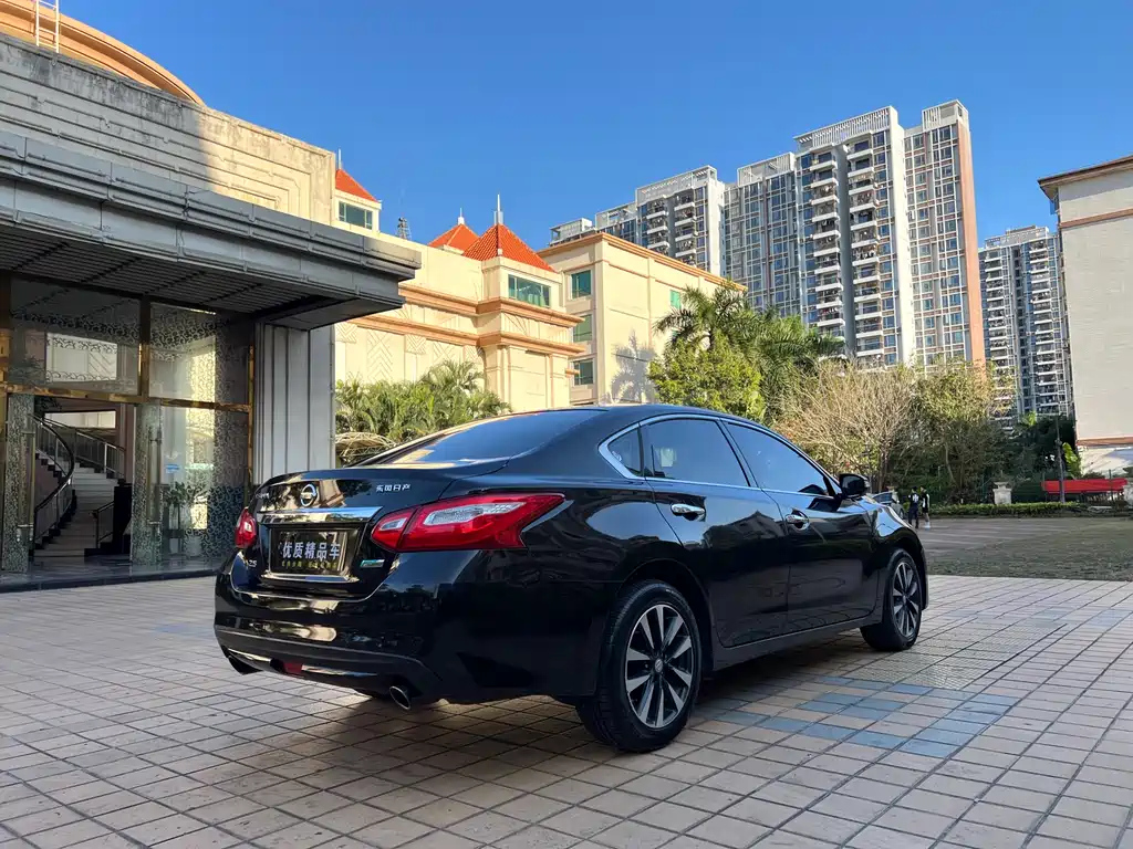 NISSAN TEANA 2018