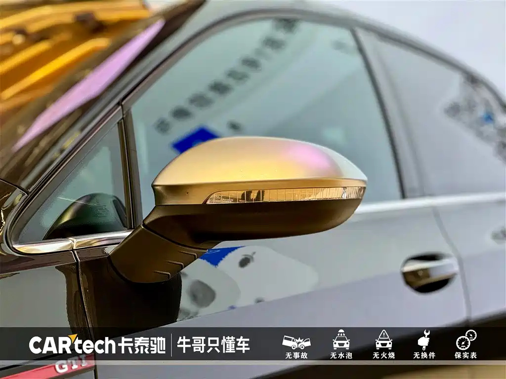VOLKSWAGEN GOLF 2023