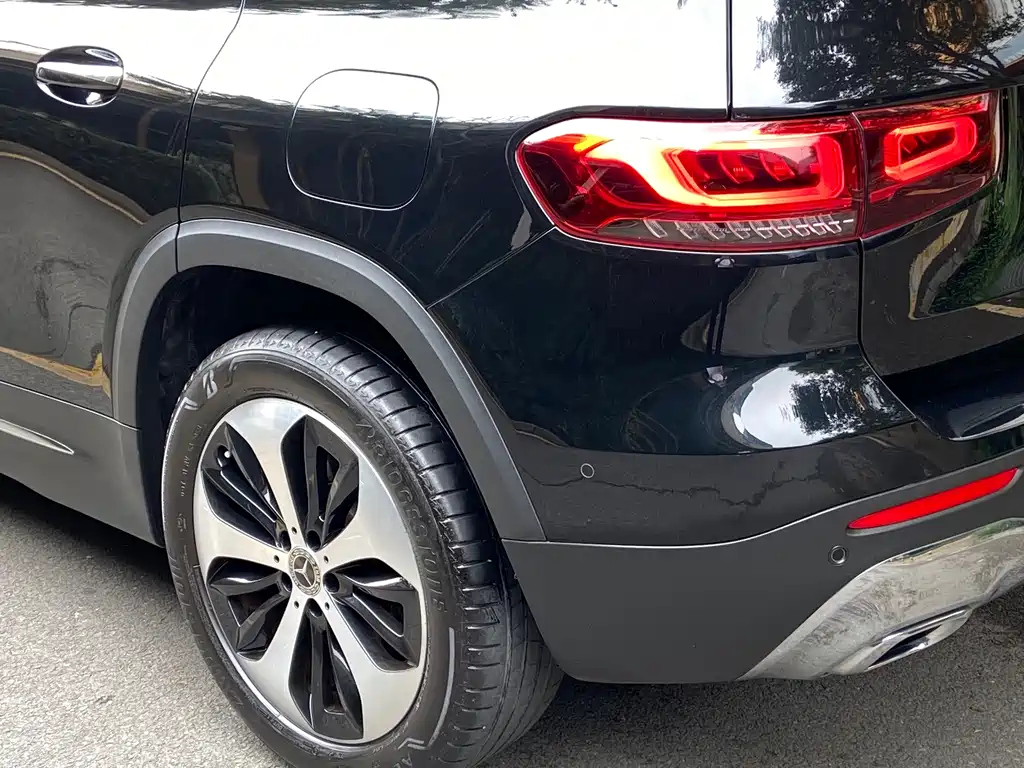 MERCEDES BENZ GLB 2021