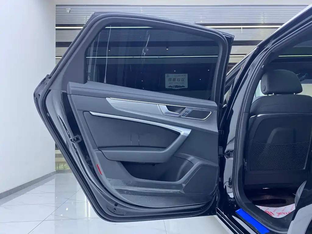 AUDI A6L 2023