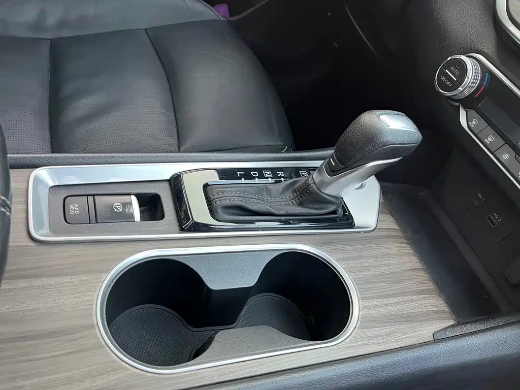 NISSAN TEANA 2021