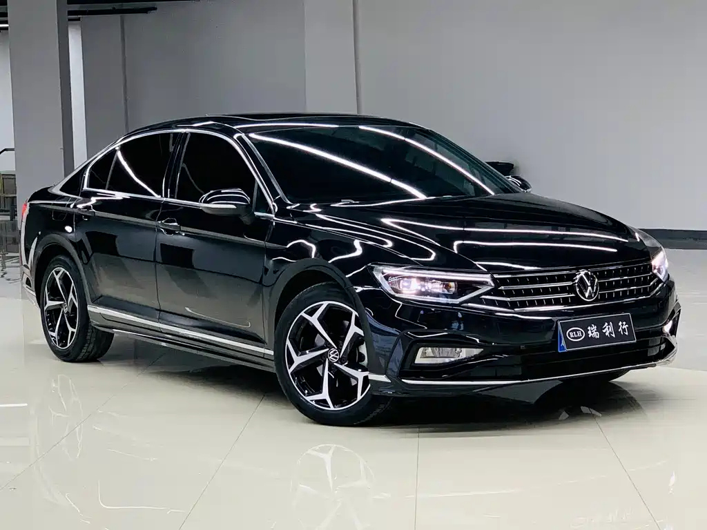 VOLKSWAGEN MAGOTAN 2023