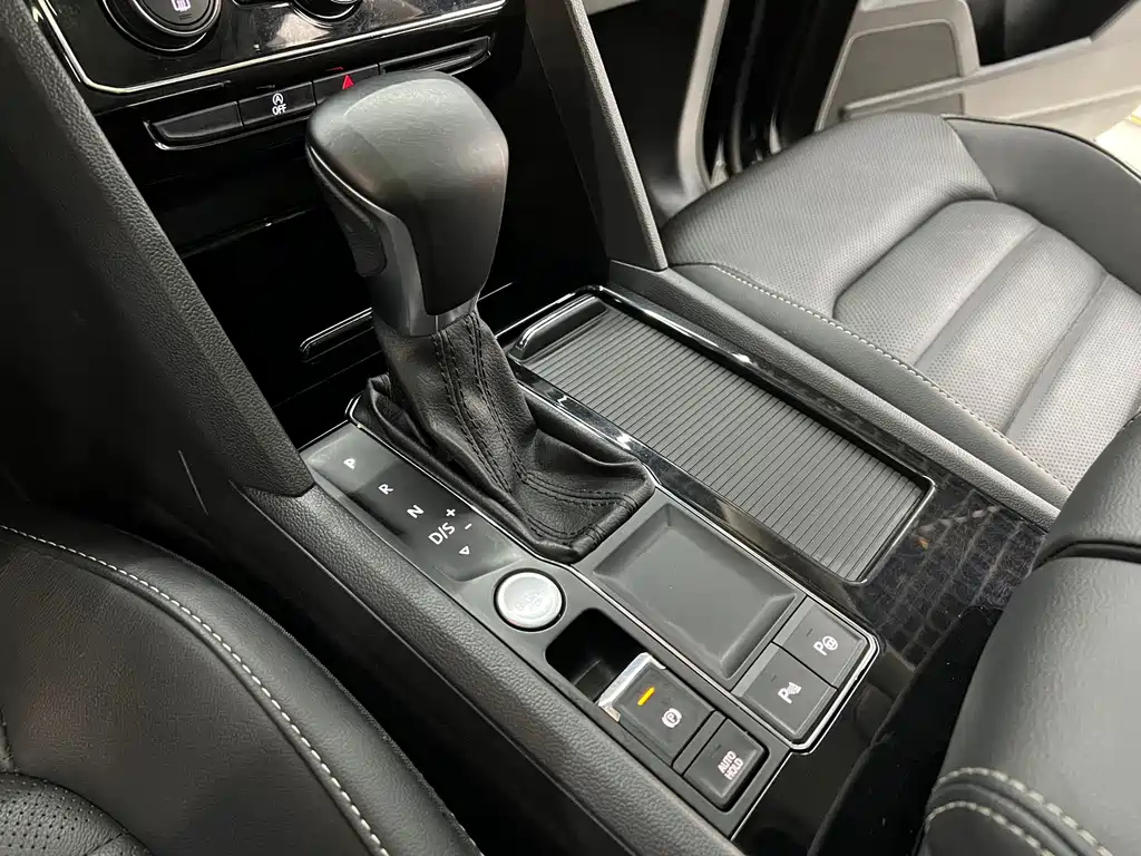 VOLKSWAGEN TOURAN 2021