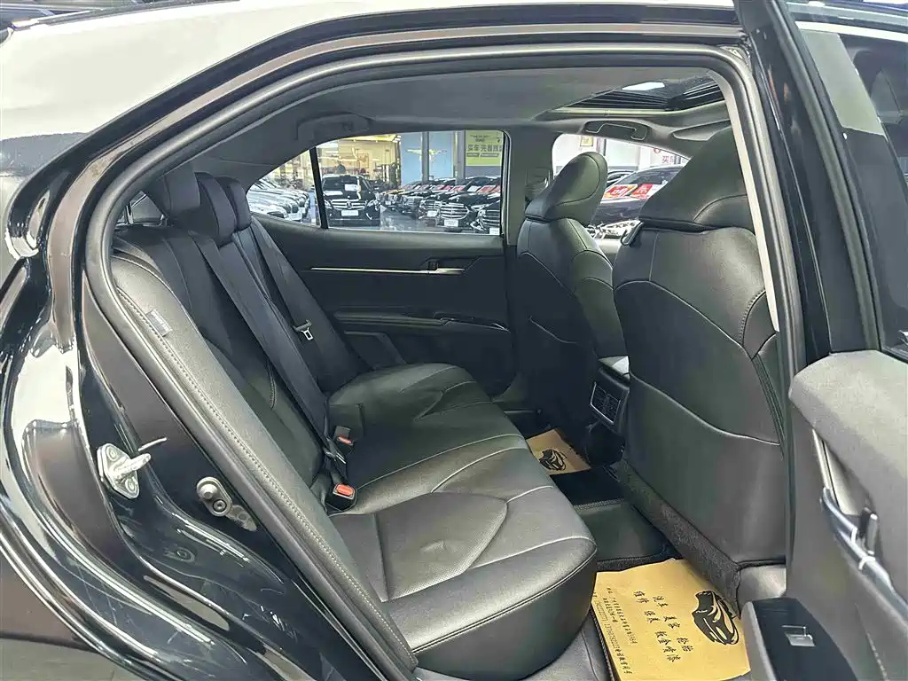 TOYOTA CAMRY 2023
