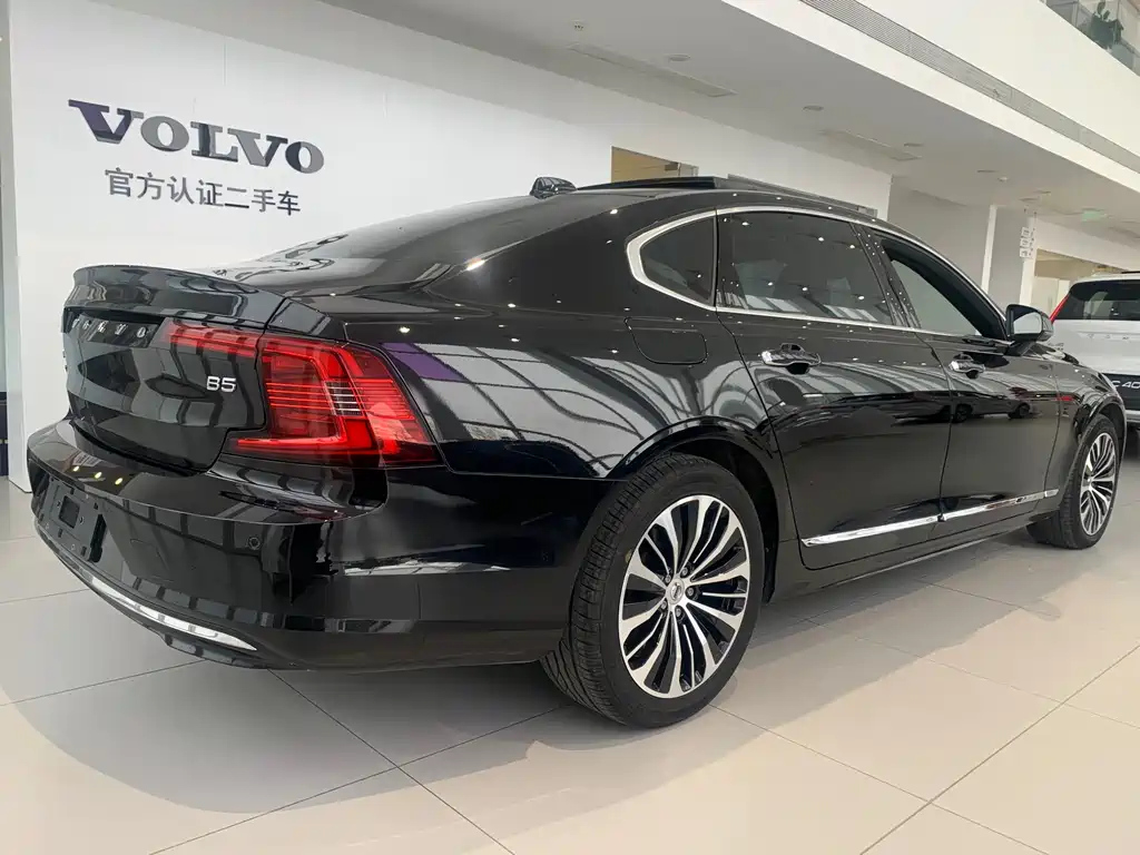 VOLVO S90 2022