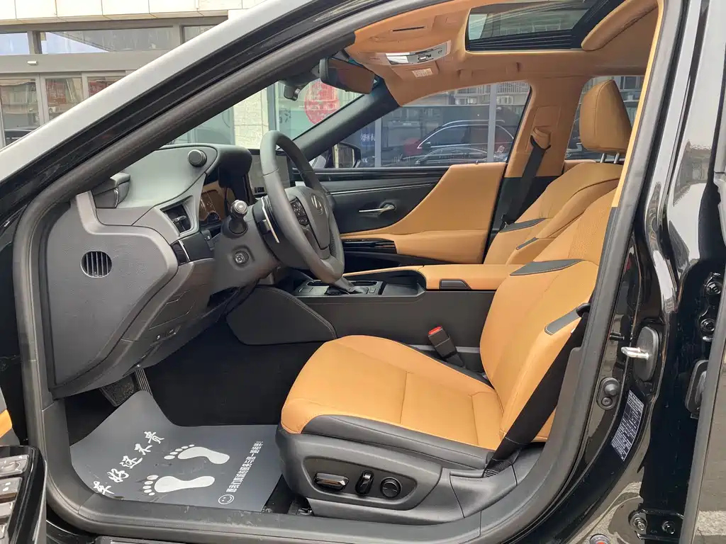 LEXUS ES 2023
