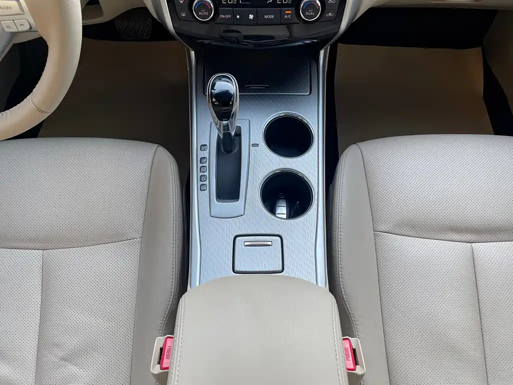 NISSAN TEANA 2018