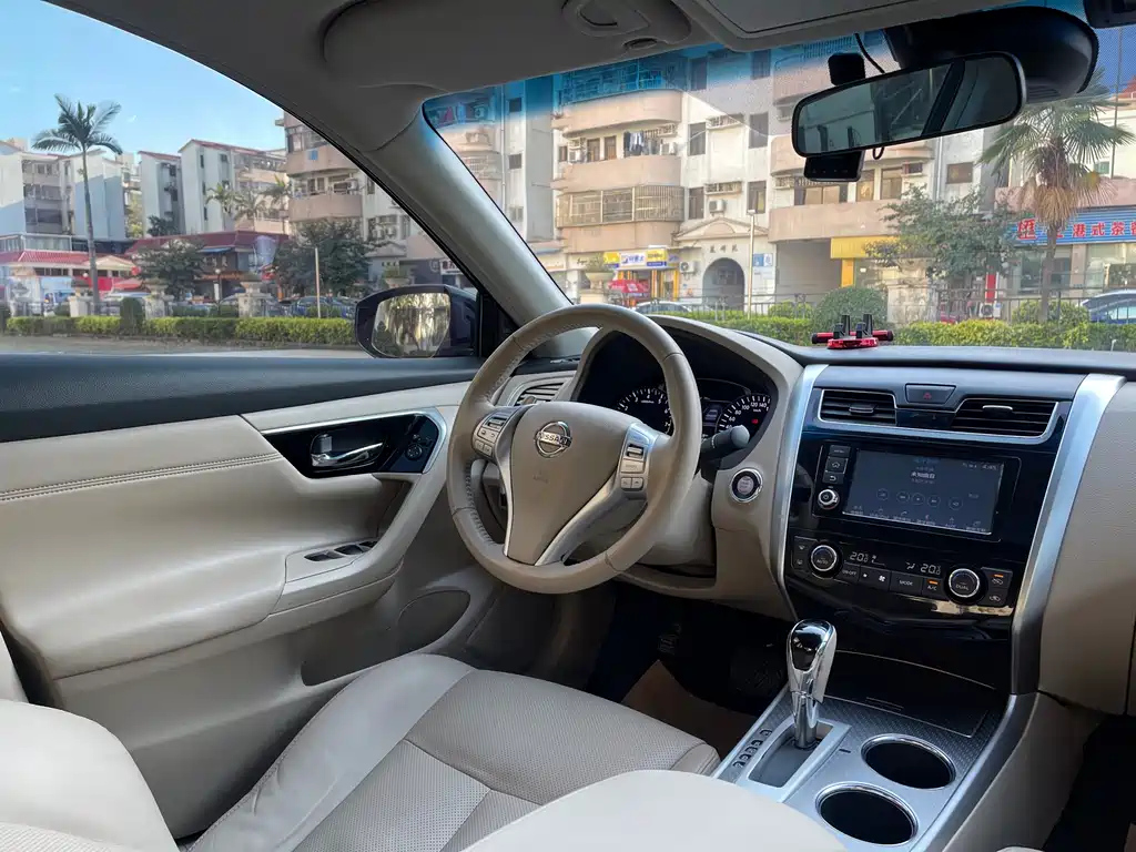 NISSAN TEANA 2018