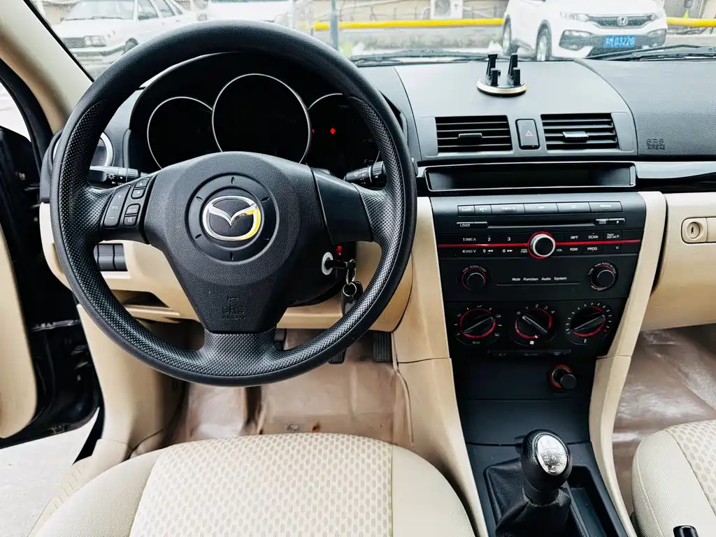 MAZDA 3 2009