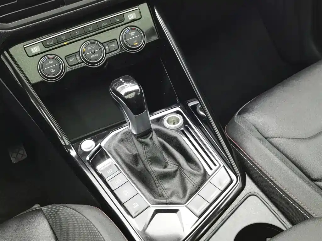 VOLKSWAGEN TAYRON 2019