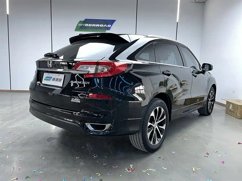 HONDA AVANCIER 2017