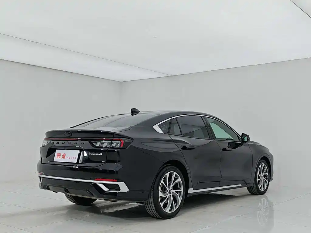 FORD MONDEO 2025