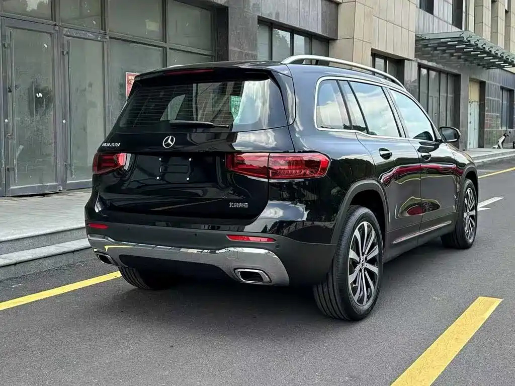 MERCEDES BENZ GLB 2025