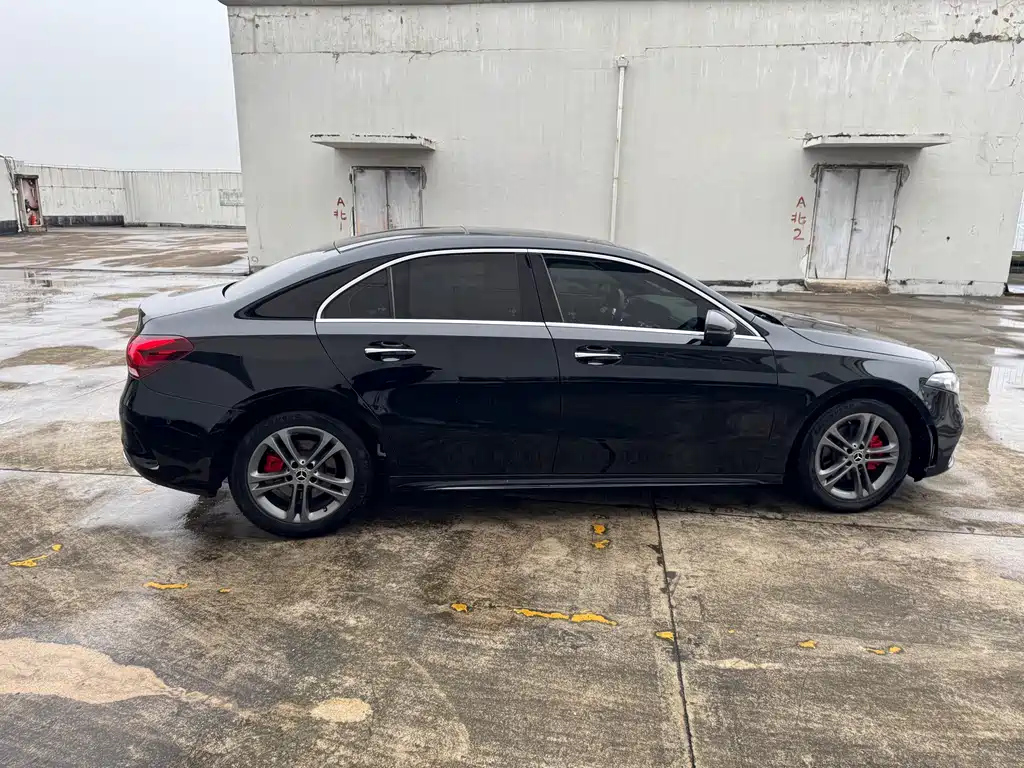 MERCEDES BENZ A-CLASS 2019