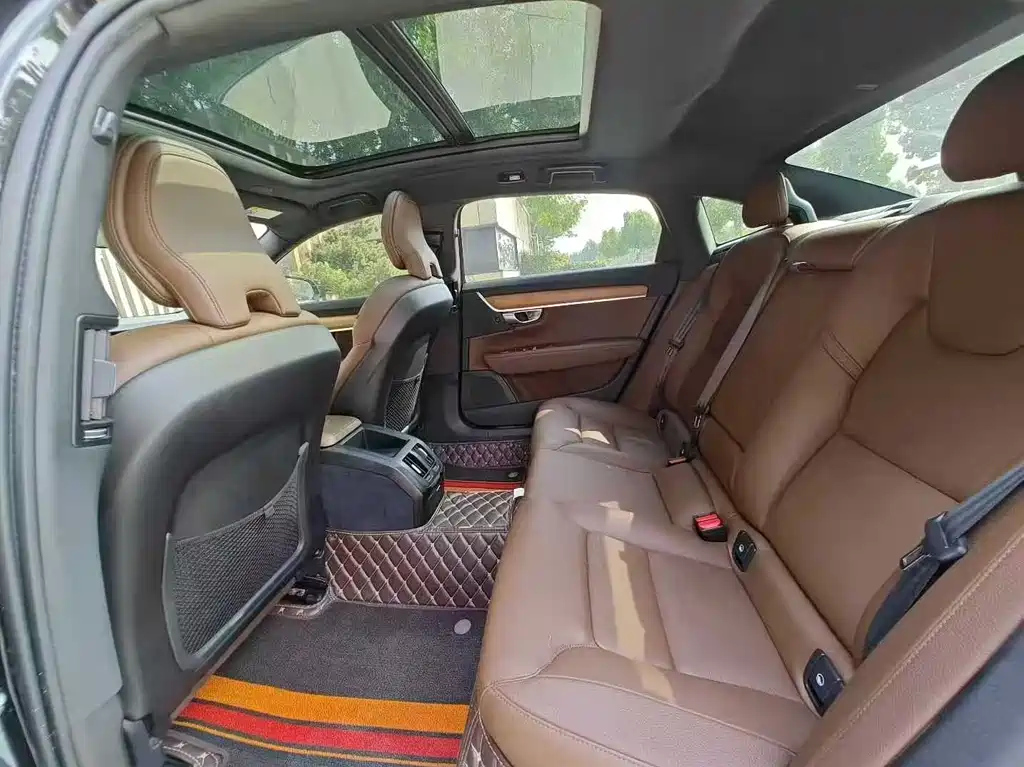 VOLVO S90 2022