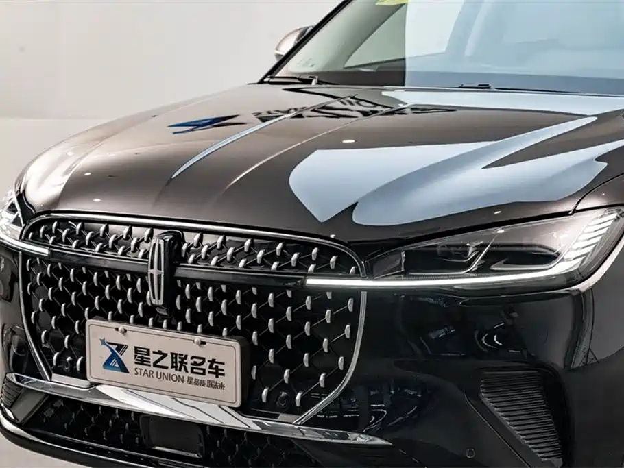 LINCOLN ADVENTURER 2024