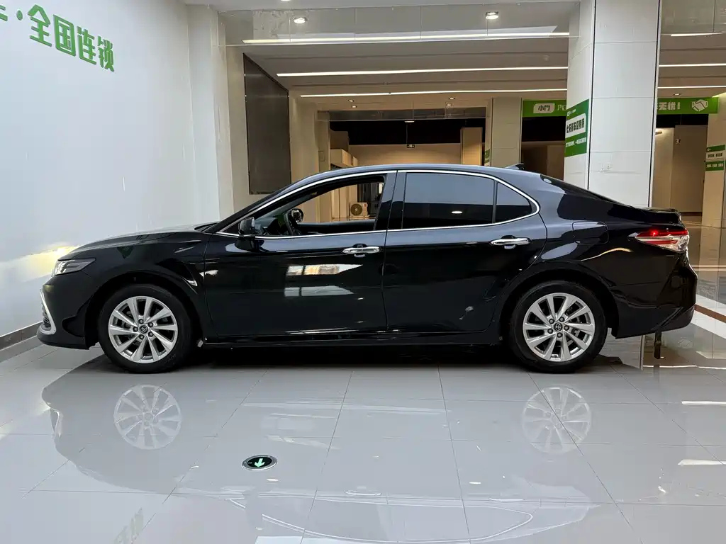 TOYOTA CAMRY 2021
