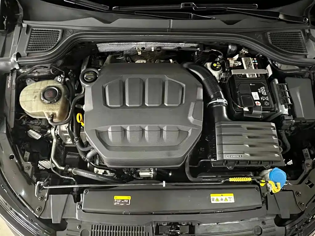 VOLKSWAGEN GOLF GTI 2024