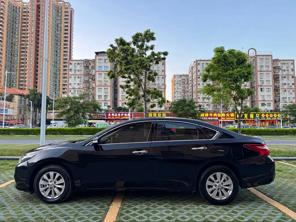 NISSAN TEANA 2018