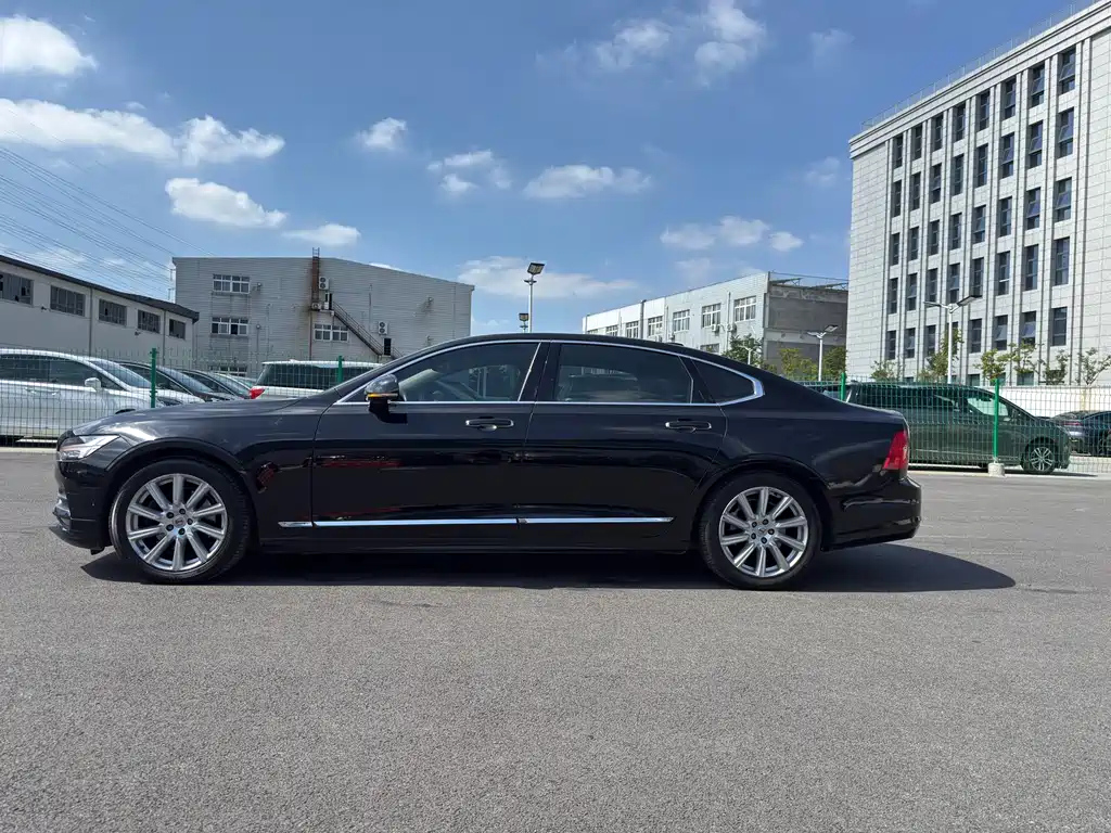VOLVO S90 2020