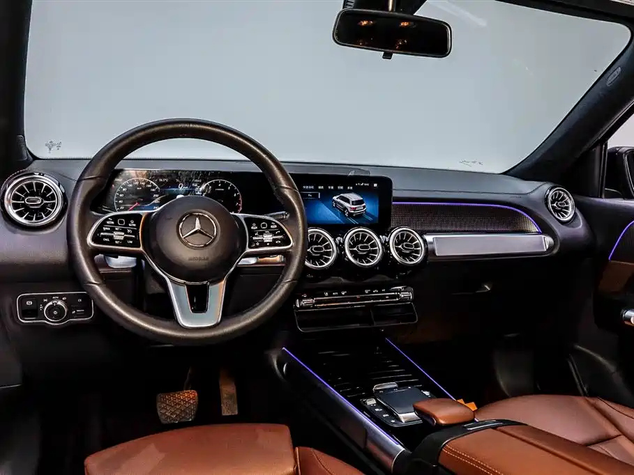 MERCEDES BENZ GLB 2023