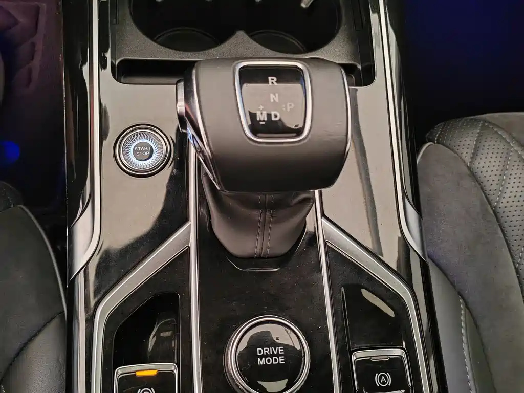 HONGQI HS5 2022