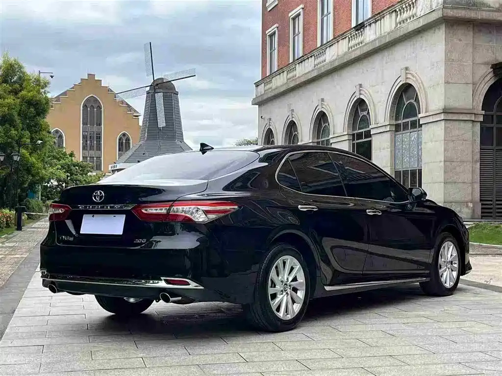 TOYOTA CAMRY 2023