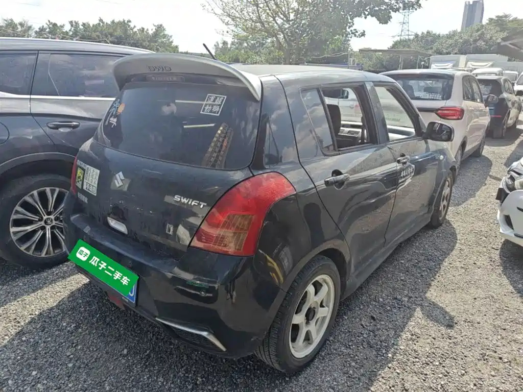 SUZUKI SWIFT 2014