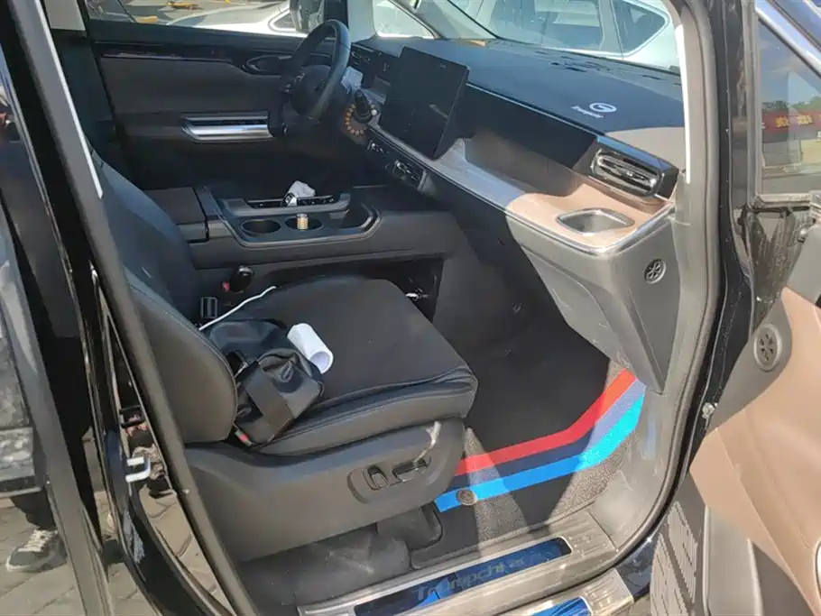 TRUMPCHI E8 NEW ENERGY 2024