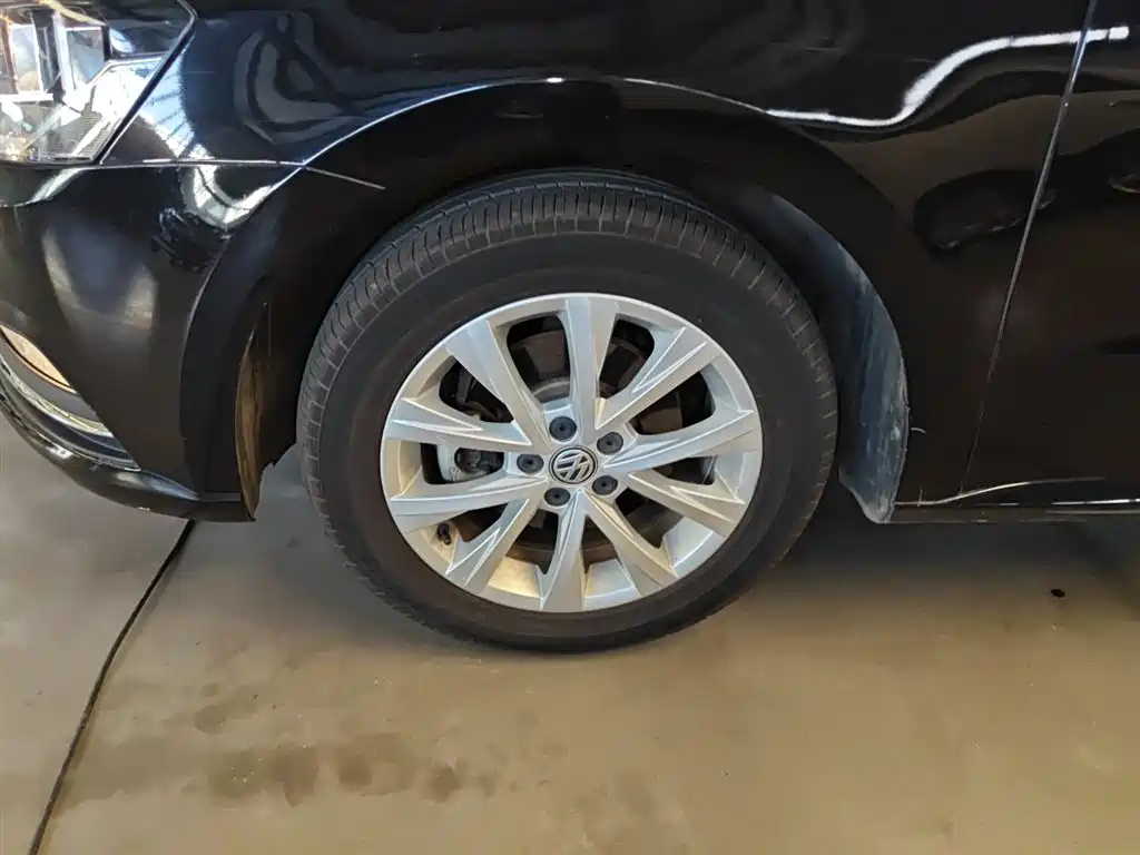 VOLKSWAGEN LAVIDA 2017