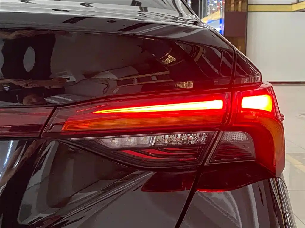 TOYOTA AVALON 2019