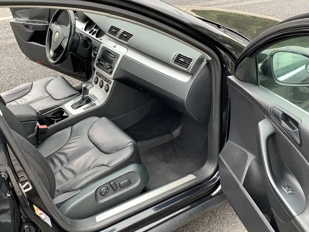 VOLKSWAGEN MAGOTAN 2009