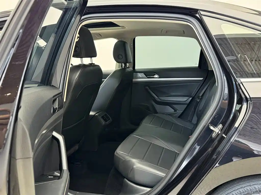 VOLKSWAGEN LAVIDA 2020
