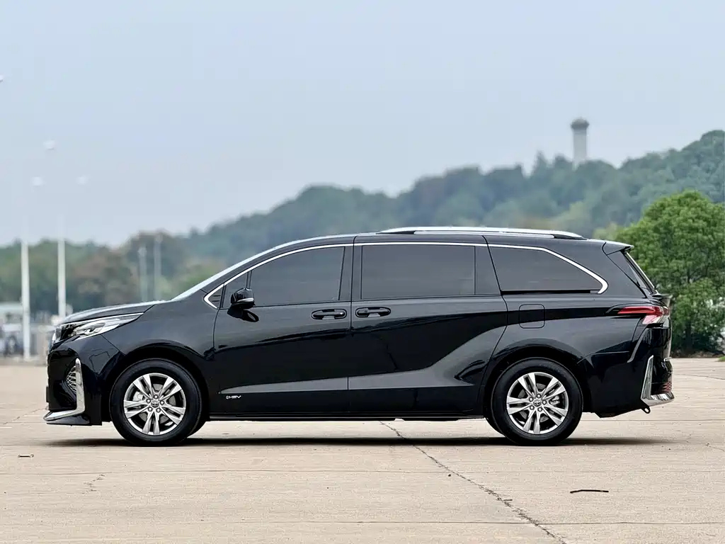 TOYOTA SIENNA SIENNA 2025