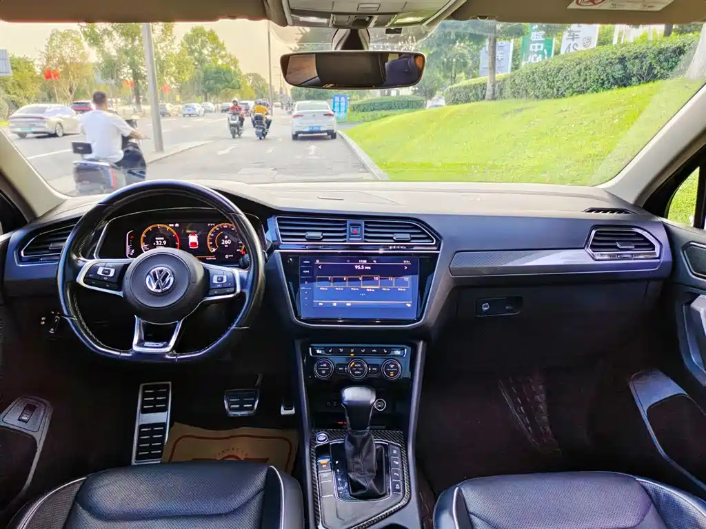 VOLKSWAGEN TIGUAN L 2019