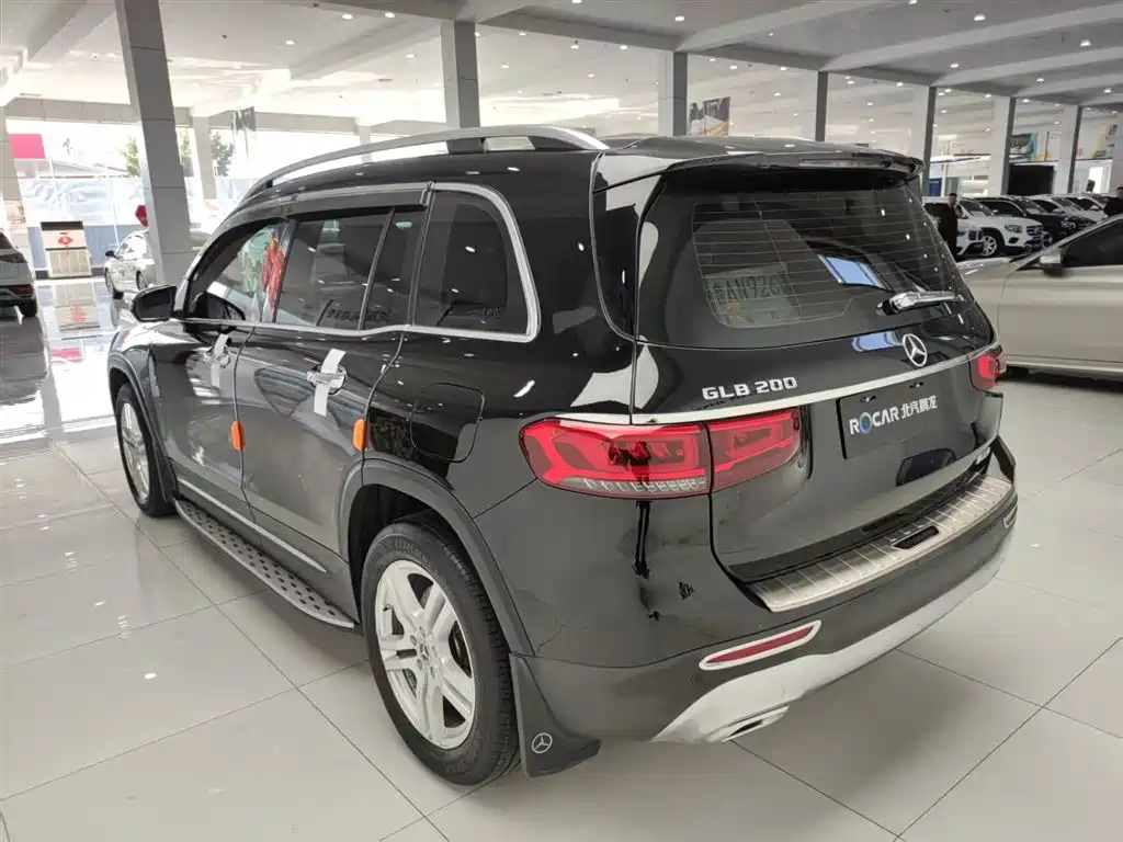 MERCEDES BENZ GLB 2023