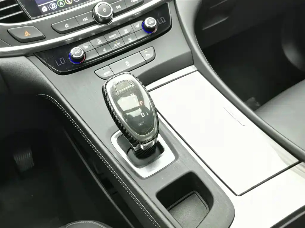 BUICK LACROSSE 2022
