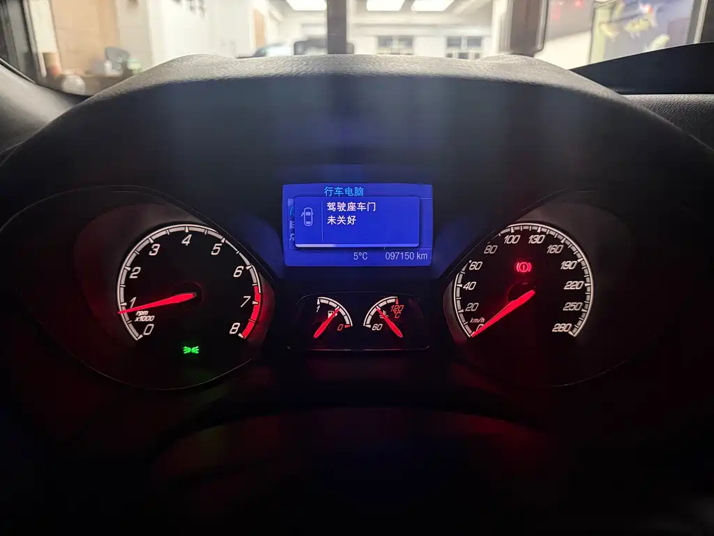 FORD FOCUS IMPORT 2013