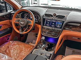 BENTLEY BENTAYGA 2021 YEAR 4.0T V8 2021