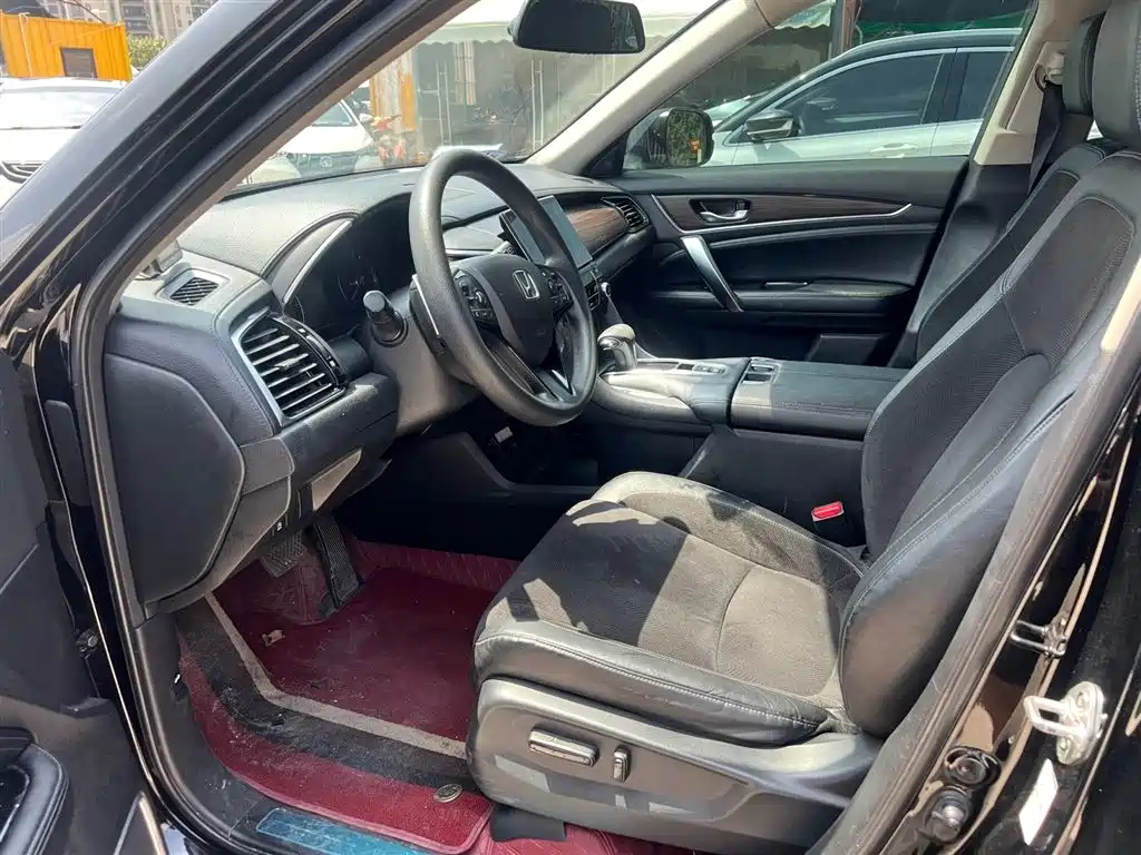HONDA AVANCIER 2017