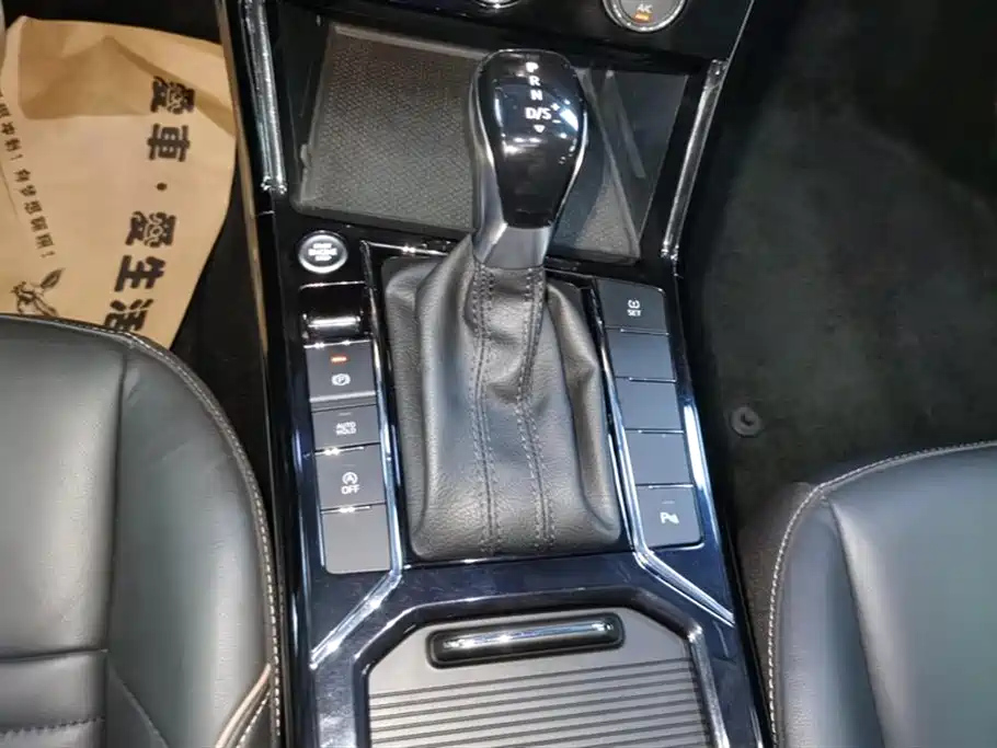 VOLKSWAGEN PASSAT 2020