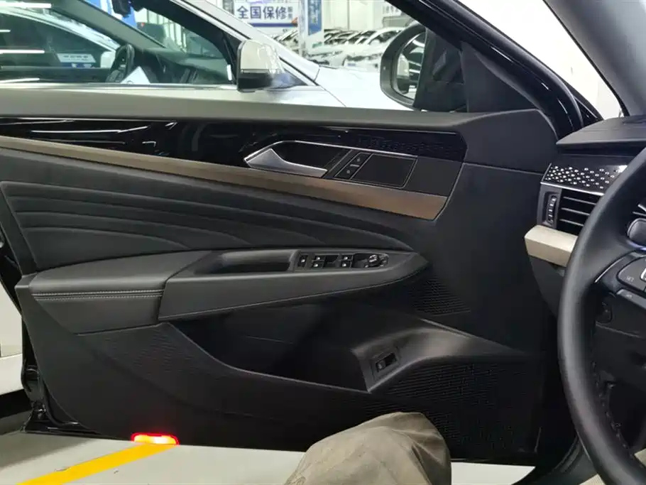 VOLKSWAGEN PASSAT 2020