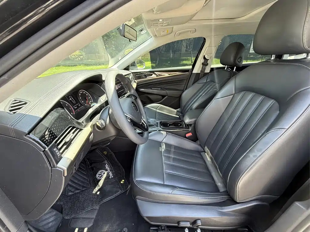 VOLKSWAGEN PASSAT 2021