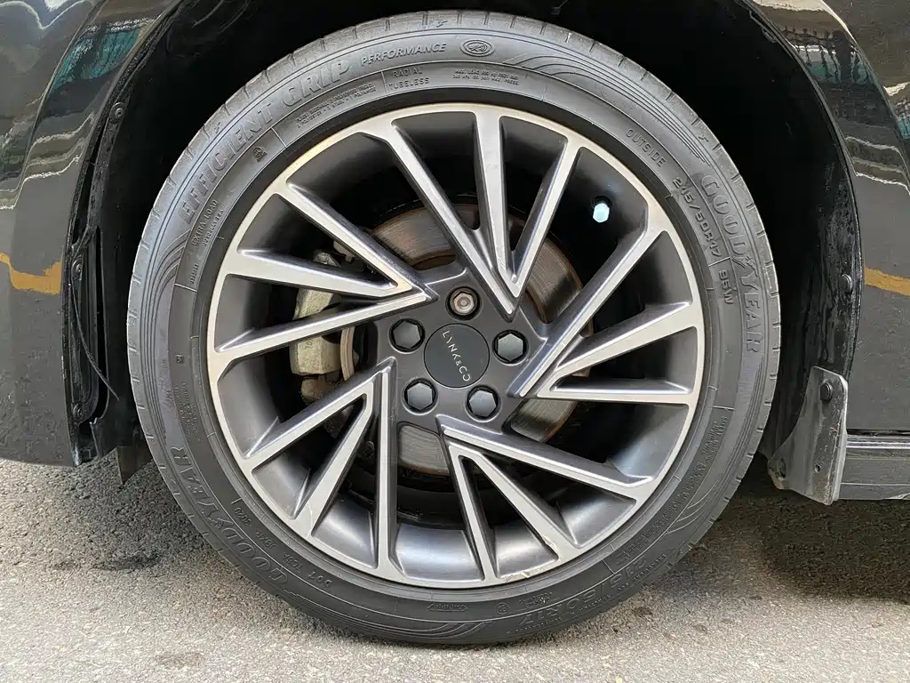 LYNK&CO 03 2020