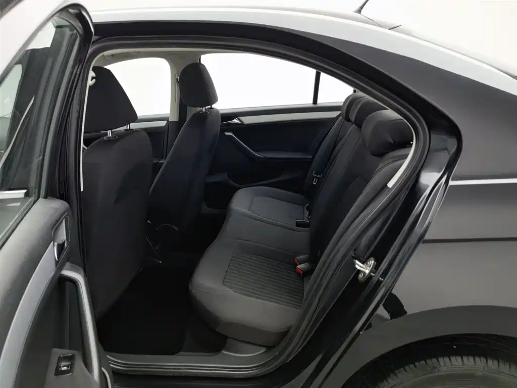 VOLKSWAGEN JETTA 2016