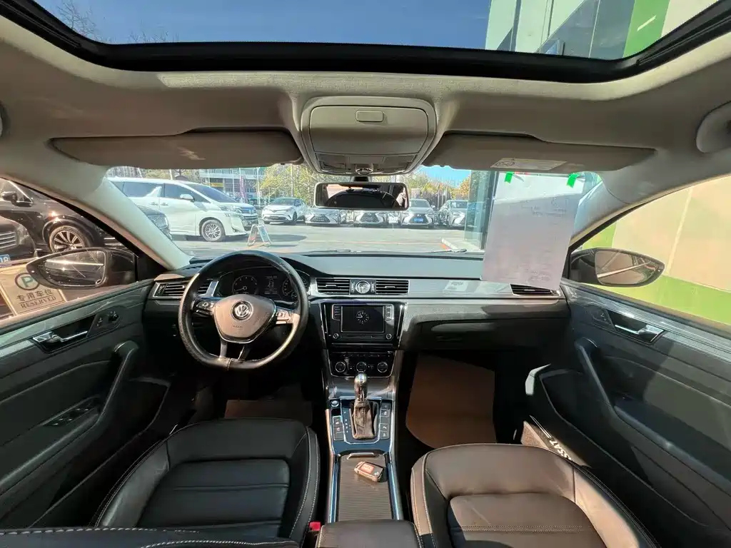 VOLKSWAGEN PASSAT 2019