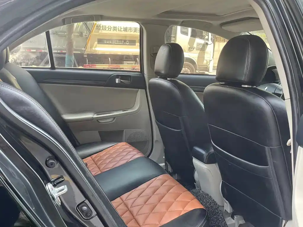 MITSUBISHI LANCER EX 2012