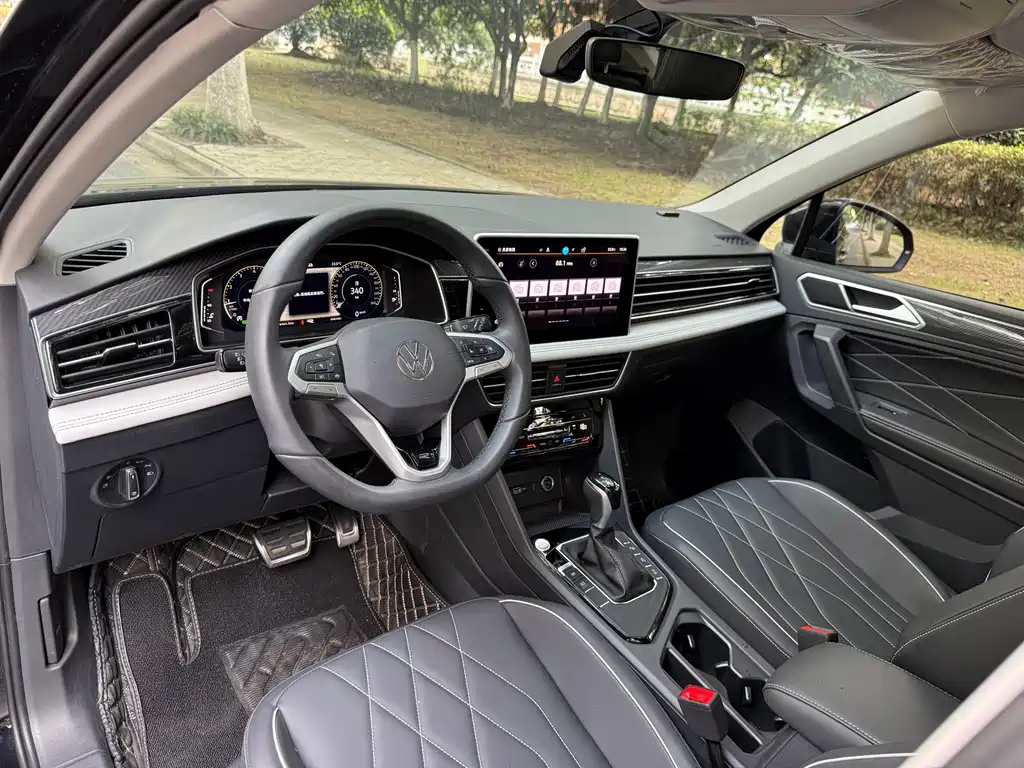 VOLKSWAGEN TIGUAN L 2024
